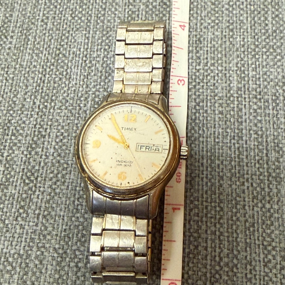 Timex Indiglo WR 30M Watch Silver‎ Gold Day Date Expansion Band Running